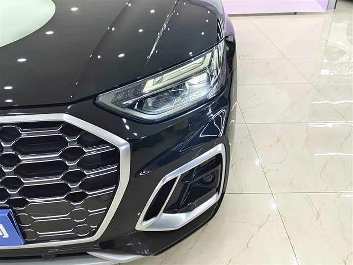 Фото 7 - Audi Q5L