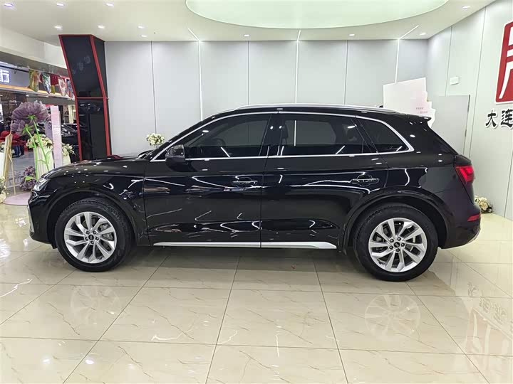 Фото 9 - Audi Q5L