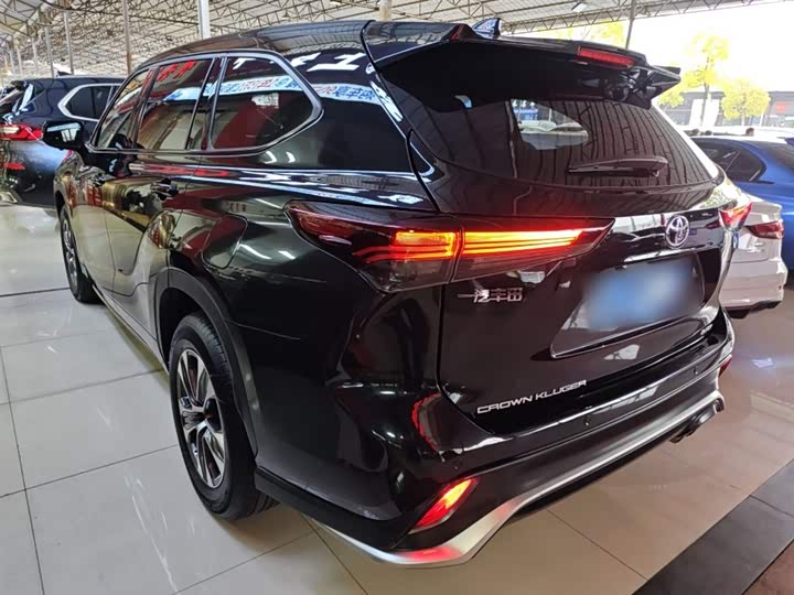 Фото 5 - Toyota Crown Kluger