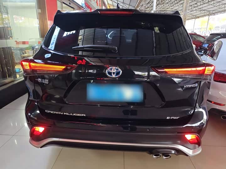 Фото 6 - Toyota Crown Kluger