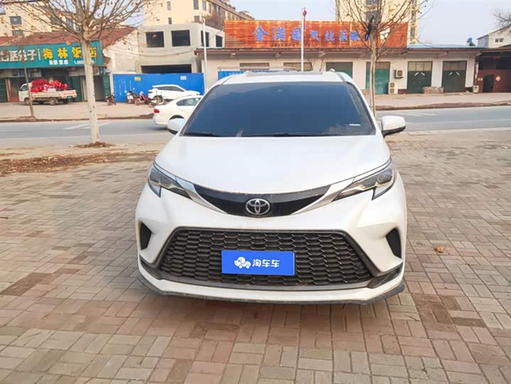 Фото 2 - Toyota Granvia