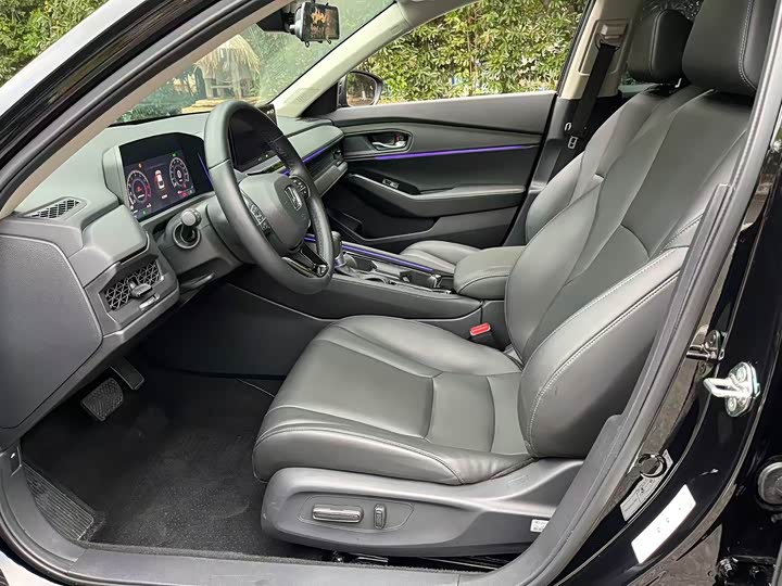 Фото 4 - Honda Accord