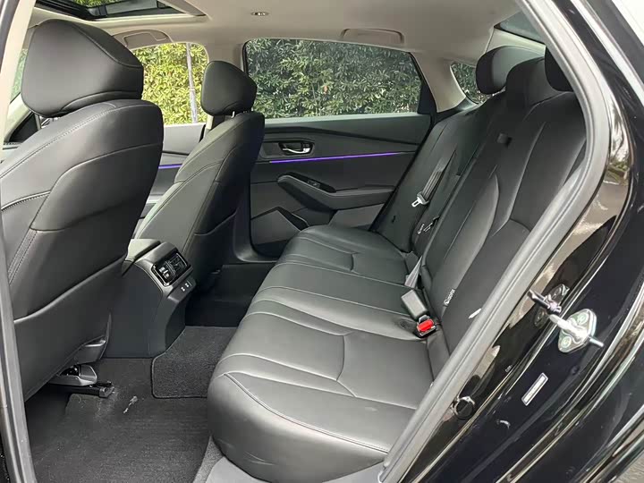 Фото 6 - Honda Accord