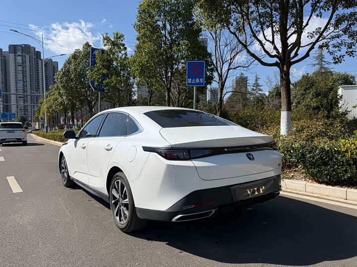 Фото 7 - Changan Eado Plus