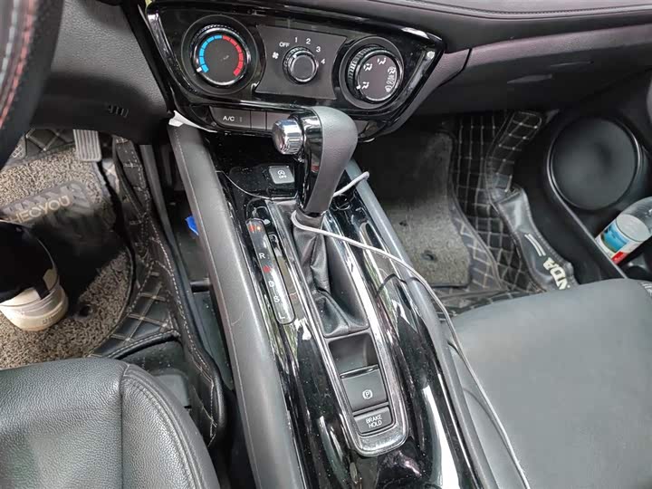 Фото 7 - Honda Vezel