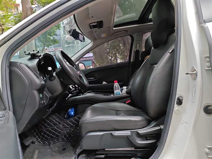 Фото 8 - Honda Vezel