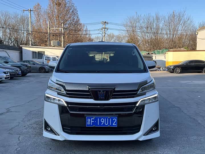 Фото 2 - Toyota Vellfire