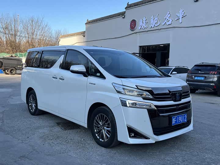 Фото 3 - Toyota Vellfire