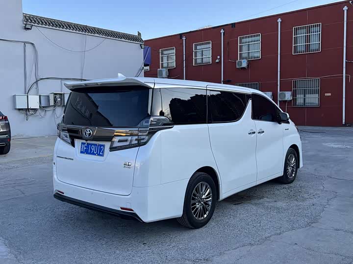 Фото 9 - Toyota Vellfire