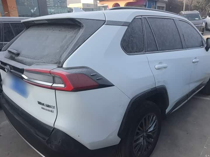 Фото 7 - Toyota Wildlander