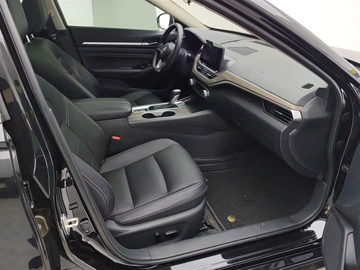 Фото 8 - Nissan Teana