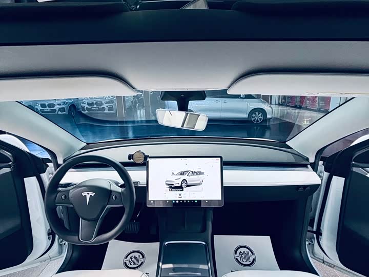 Фото 4 - Tesla Model Y