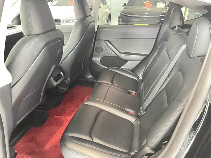 Фото 9 - Tesla Model Y