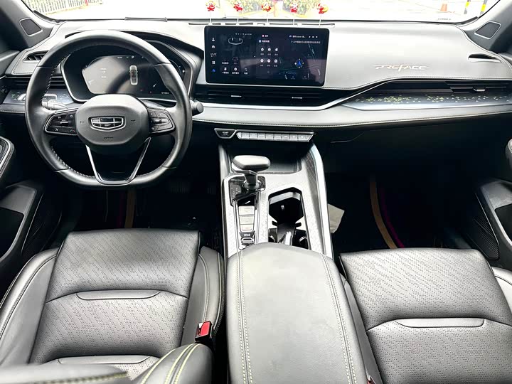 Фото 4 - Geely Preface