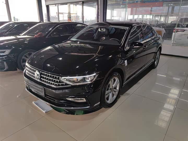 Фото 2 - Volkswagen Magotan