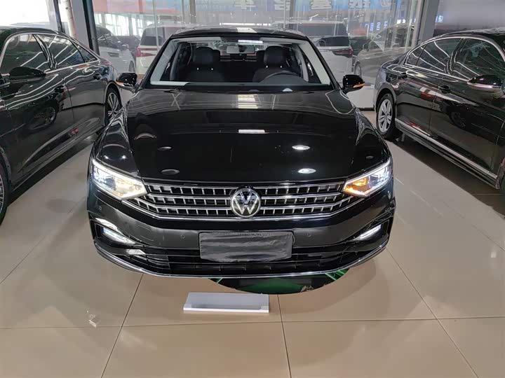 Фото 3 - Volkswagen Magotan