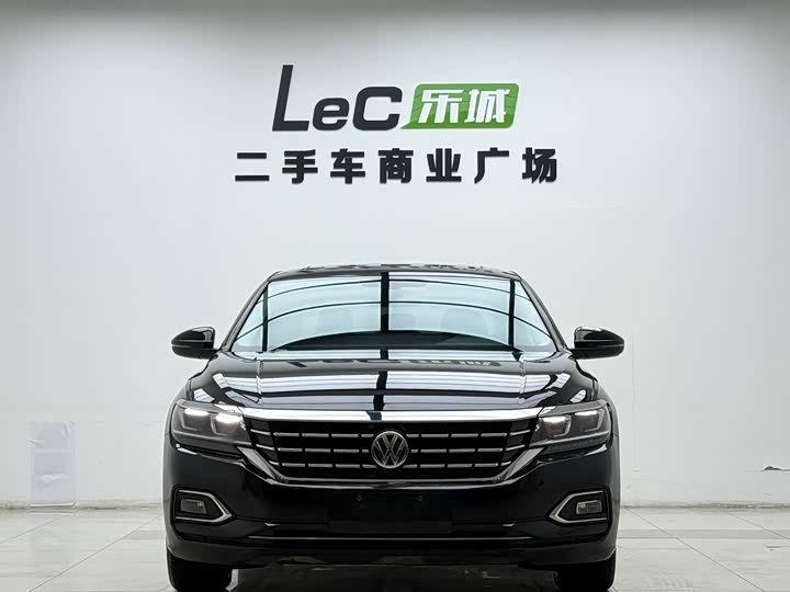 Фото 2 - Volkswagen Passat