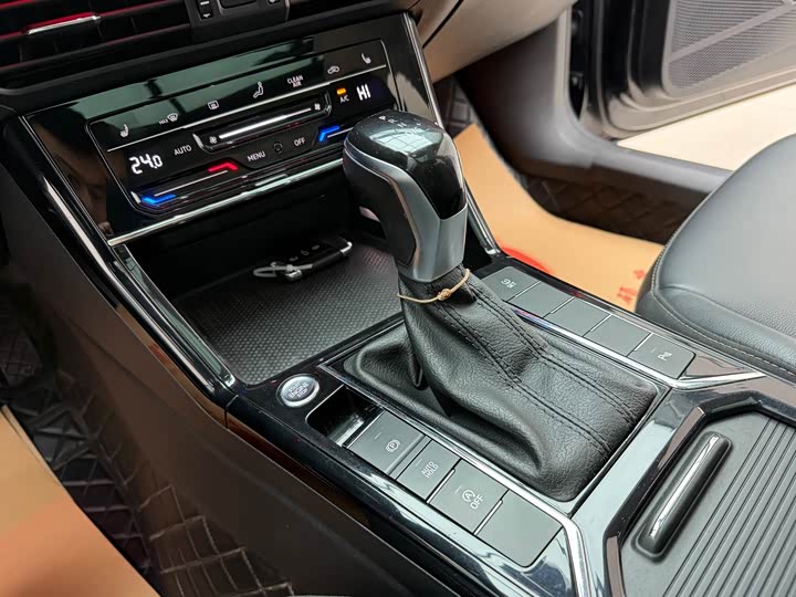 Фото 8 - Volkswagen Passat