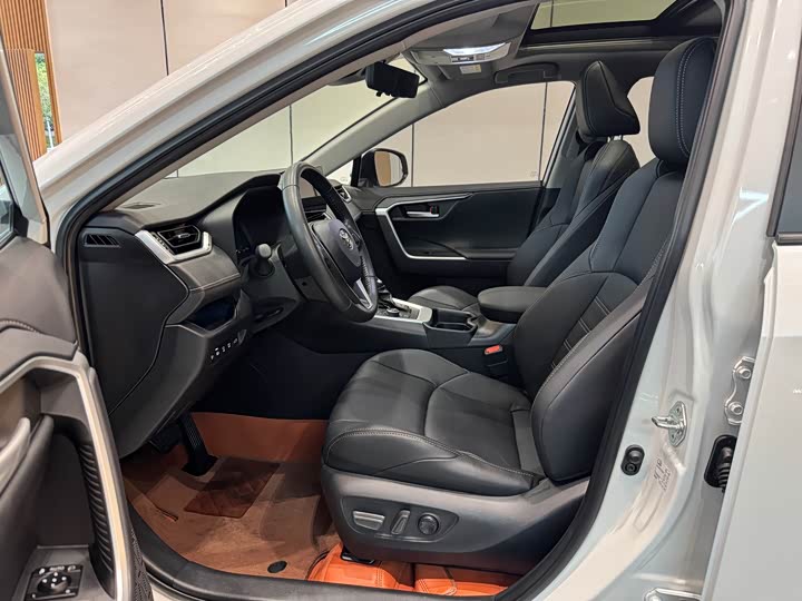 Фото 5 - Toyota Wildlander