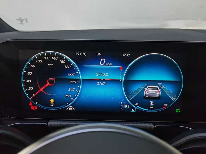 Фото 7 - Mercedes-Benz GLA-Class