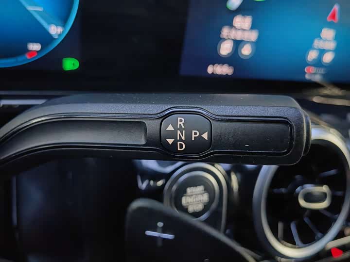 Фото 9 - Mercedes-Benz GLA-Class