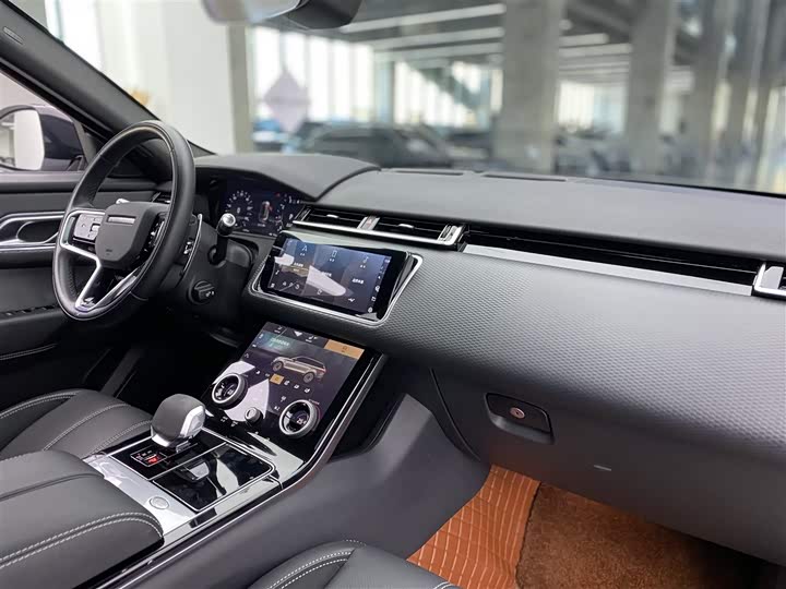Фото 9 - Land Rover Range Rover Velar