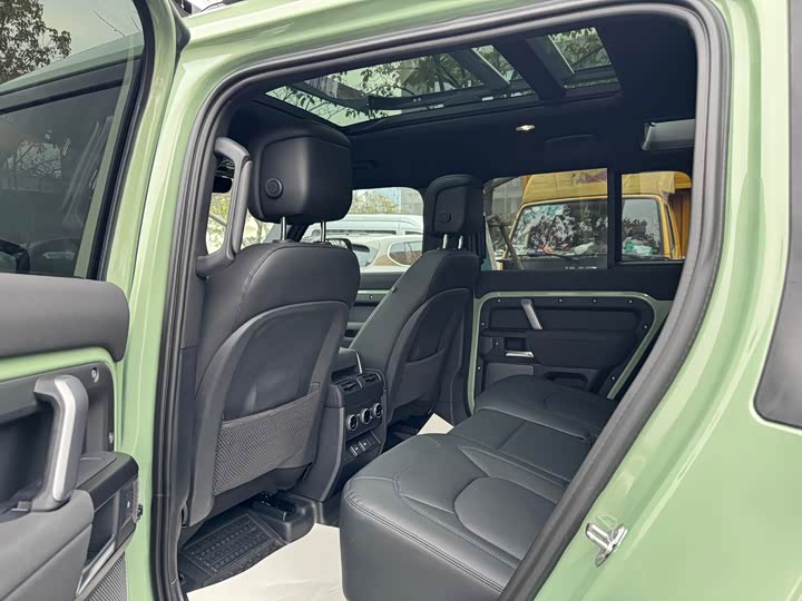 Фото 8 - Land Rover Defender