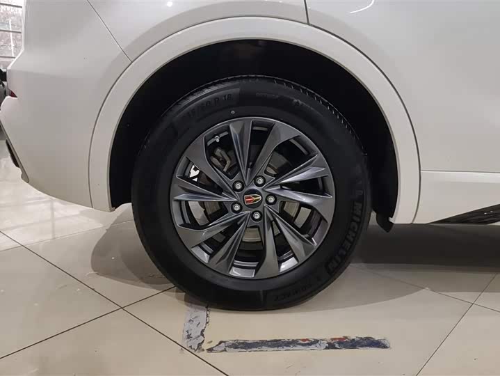 Фото 6 - Hongqi HS5