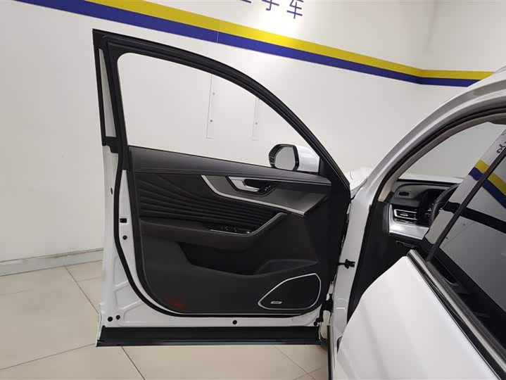 Фото 7 - Hongqi HS5