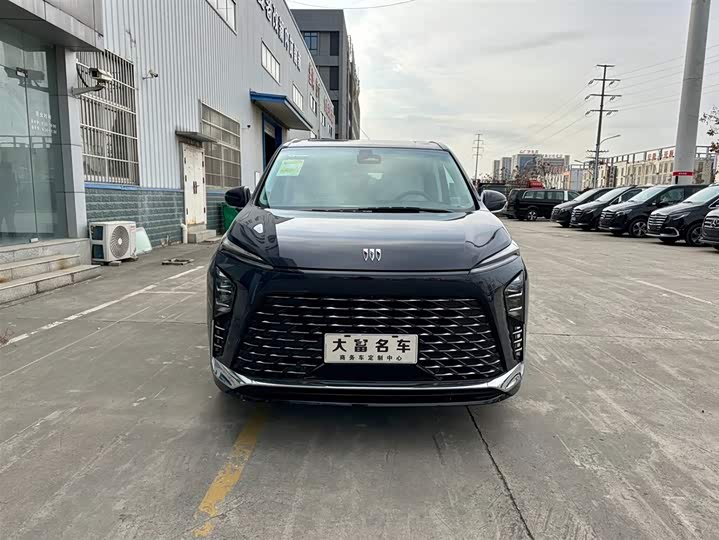 Фото 2 - Buick GL8 Hybrid