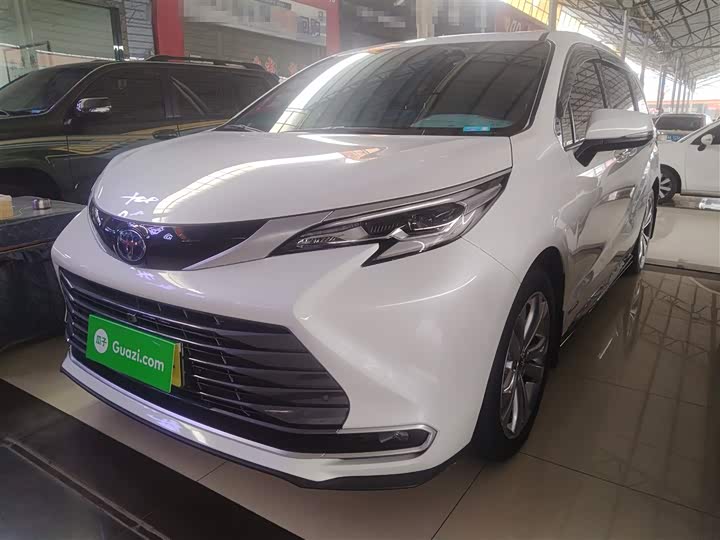 Фото 2 - Toyota Sienna