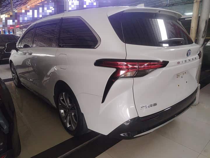 Фото 5 - Toyota Sienna