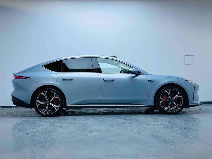 Фото 2 - Nio ET5