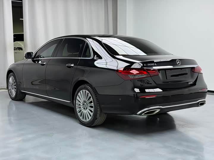 Photo 7 - Mercedes-Benz E-Class