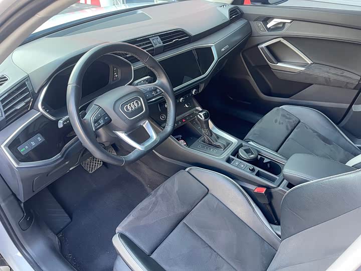 Фото 8 - Audi Q3