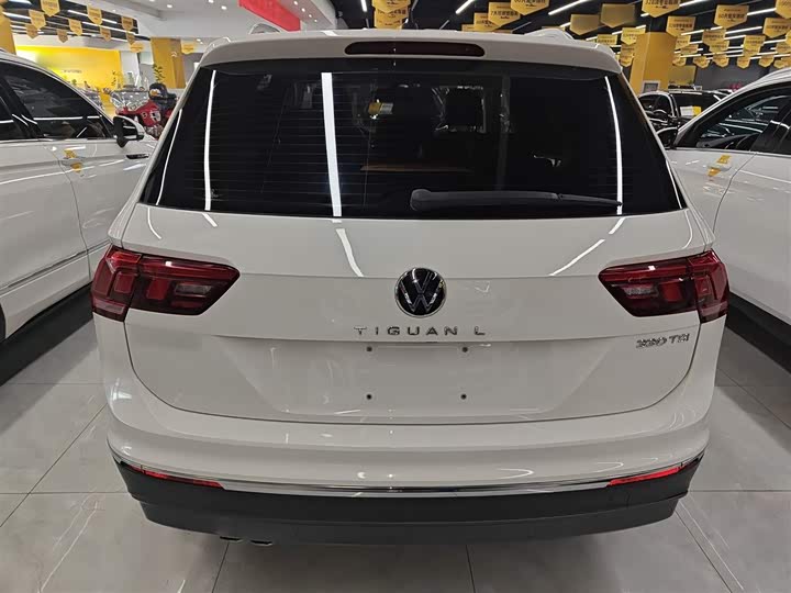 Фото 6 - Volkswagen Tiguan L Pro