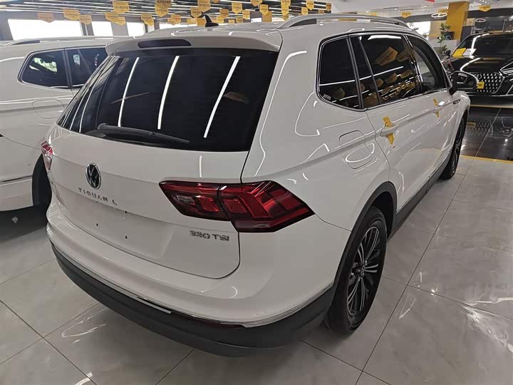 Фото 7 - Volkswagen Tiguan L Pro
