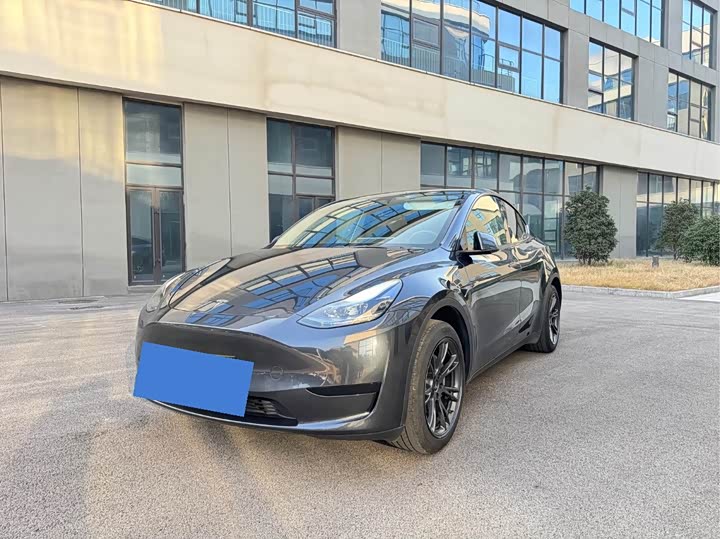 Фото 2 - Tesla Model Y