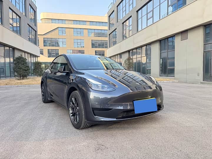 Фото 3 - Tesla Model Y