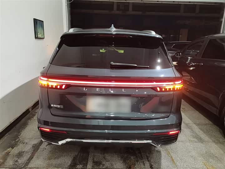 Фото 6 - Geely Monjaro