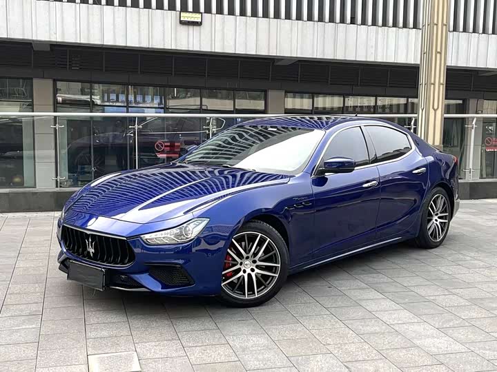 Фото 1 - Maserati Ghibli