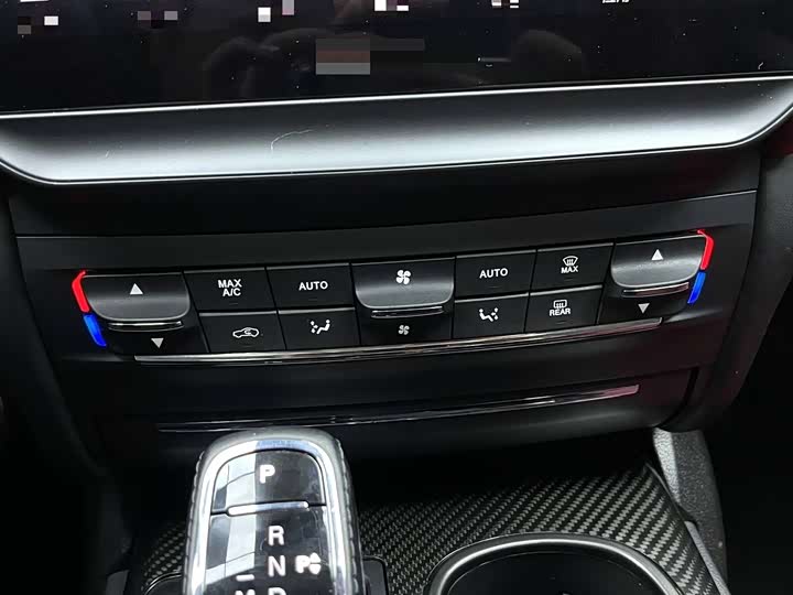 Фото 9 - Maserati Ghibli