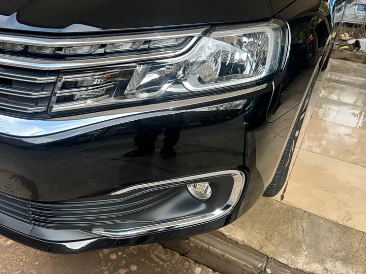 Фото 2 - Citroen C6