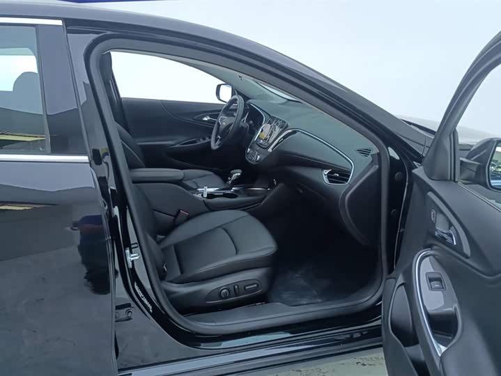 Фото 8 - Chevrolet Malibu XL