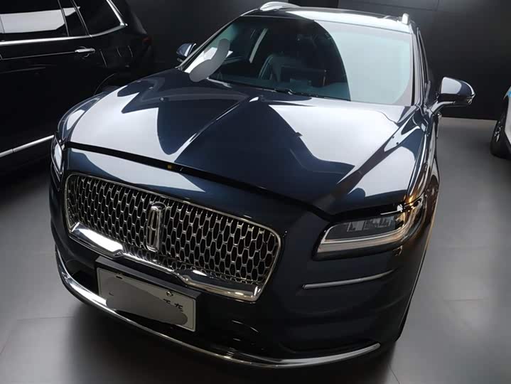 Фото 1 - Lincoln Nautilus