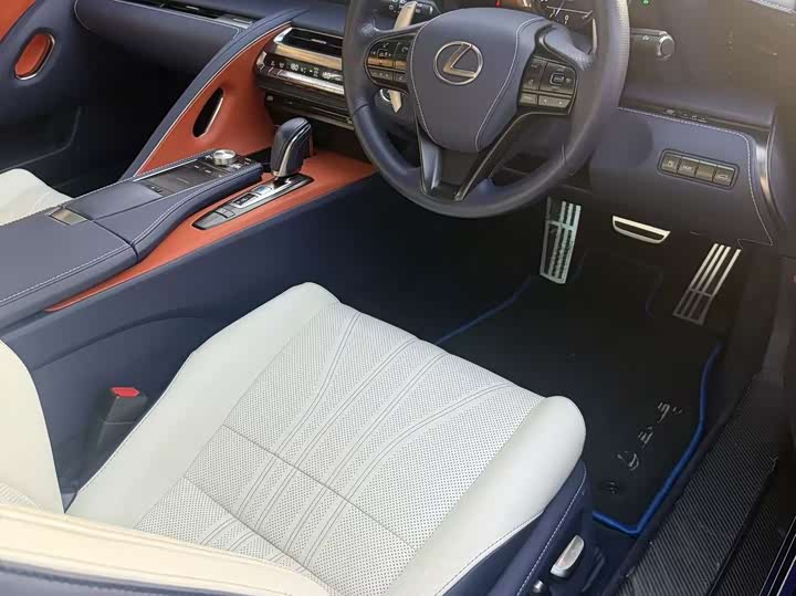 Фото 5 - Lexus LC