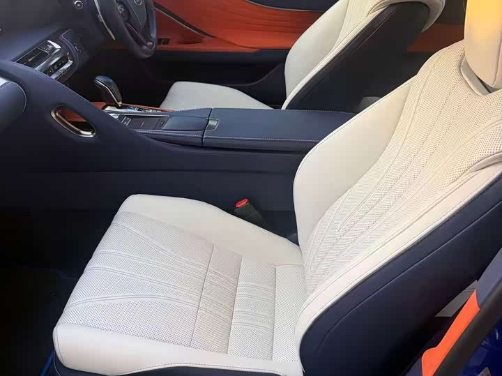 Фото 6 - Lexus LC