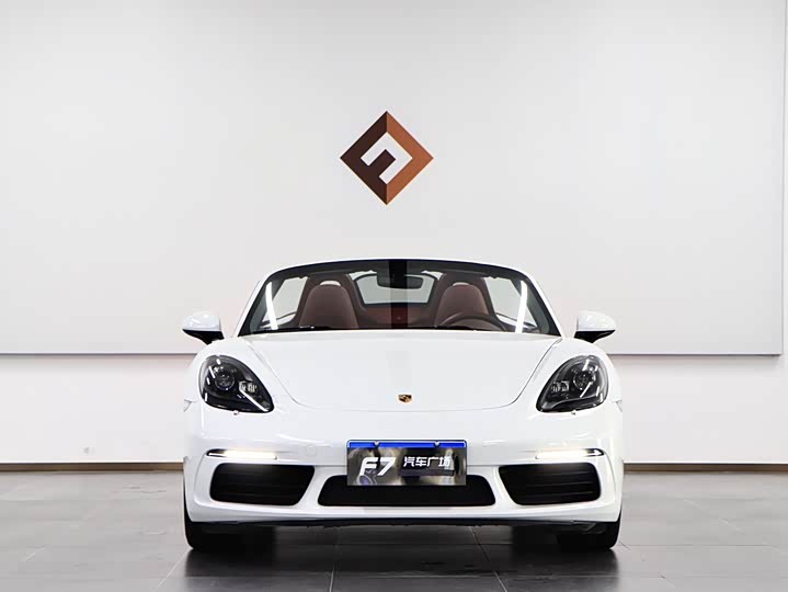 Фото 2 - Porsche 718