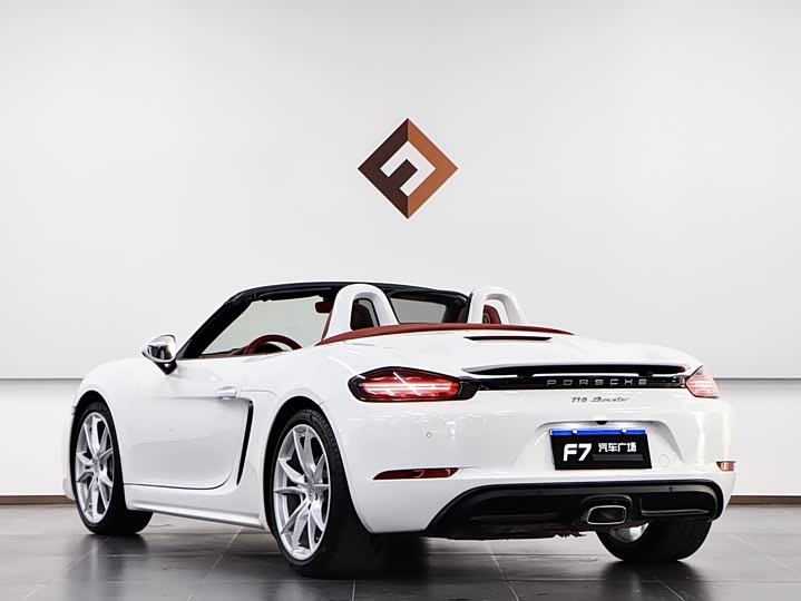 Фото 4 - Porsche 718