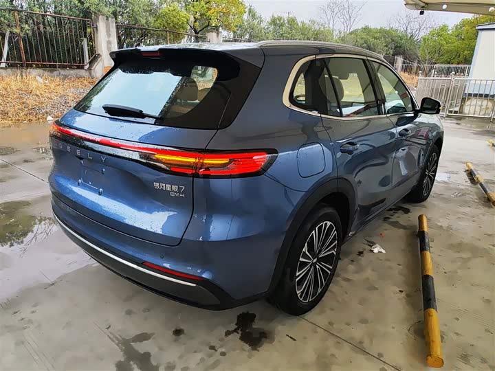 Фото 7 - Geely Galaxy Starship 7